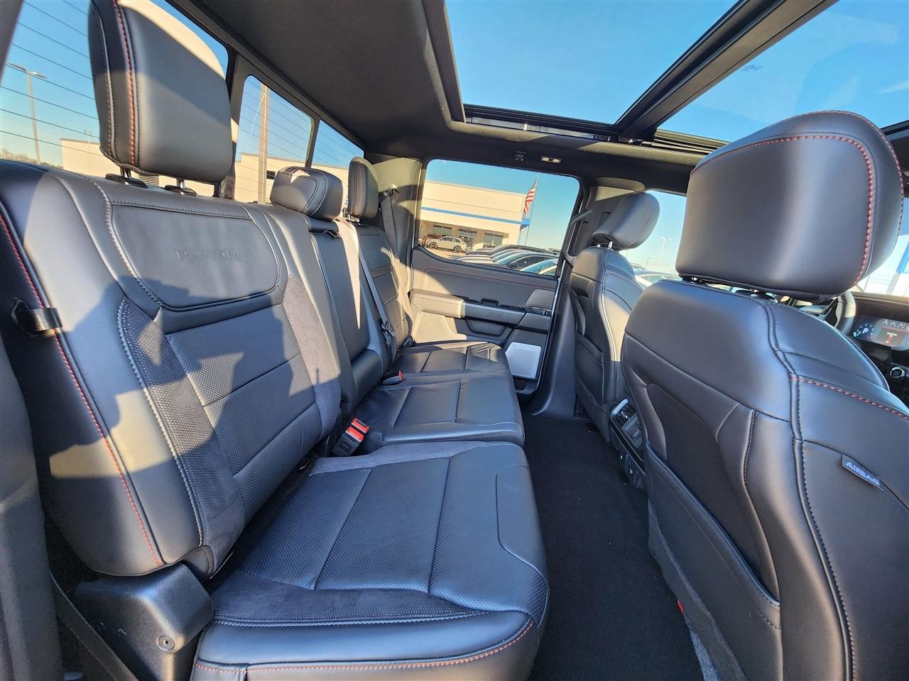 Ford F-150 Raptor SuperCrew 4WD 2025