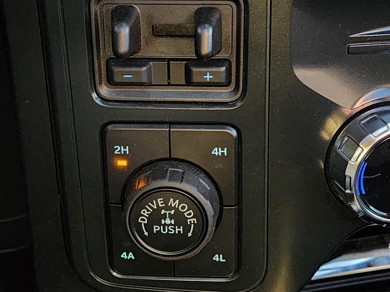 Ford F-150 Raptor SuperCrew 4WD 2025