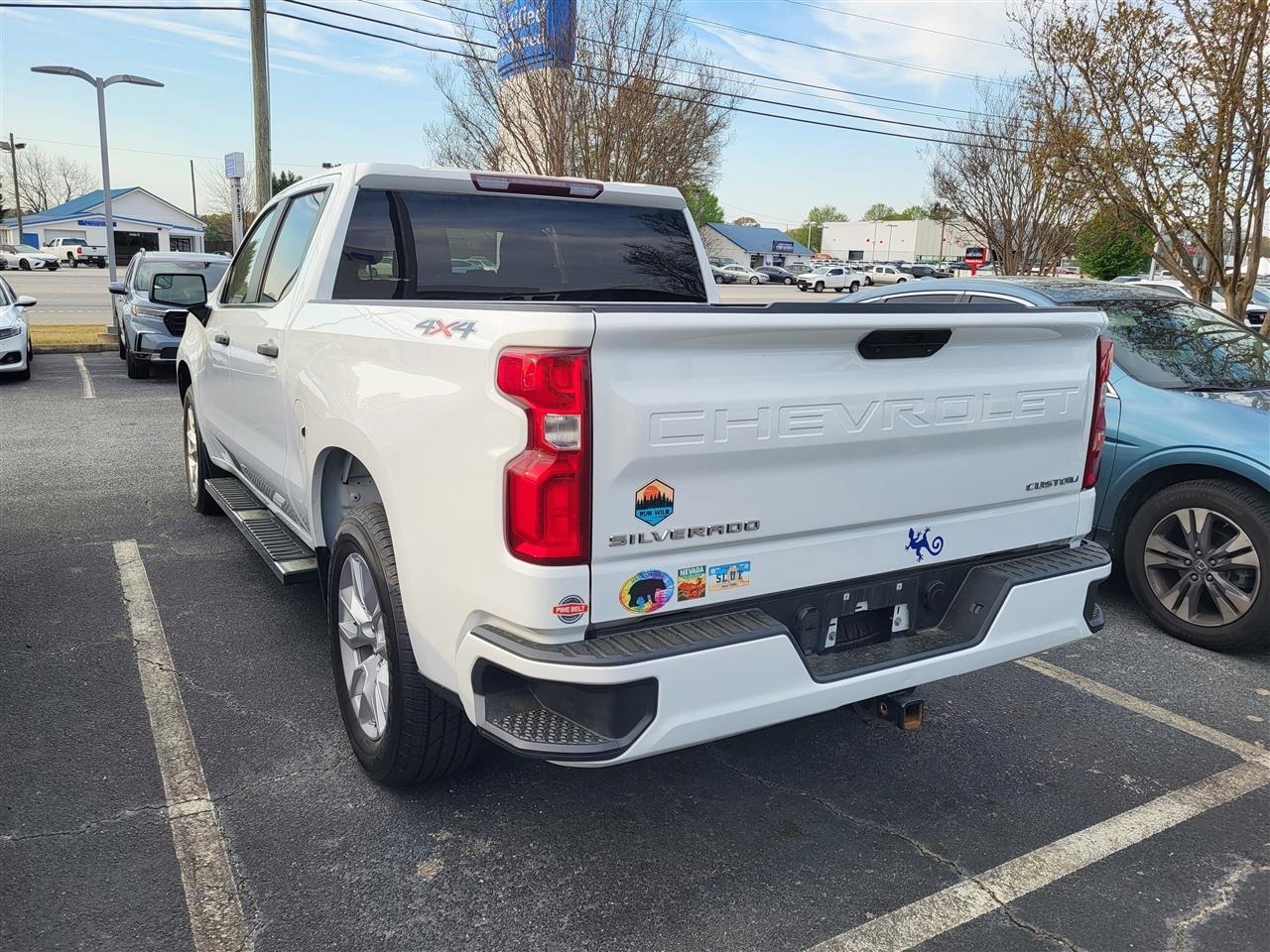 Chevrolet Silverado 1500 Custom Crew Cab Long Box 4WD 2020