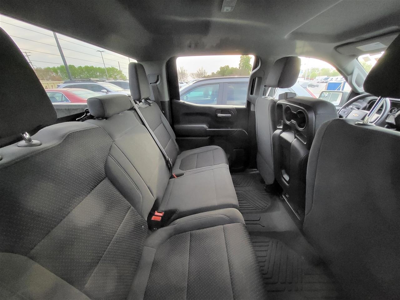 Chevrolet Silverado 1500 Custom Crew Cab Long Box 4WD 2020