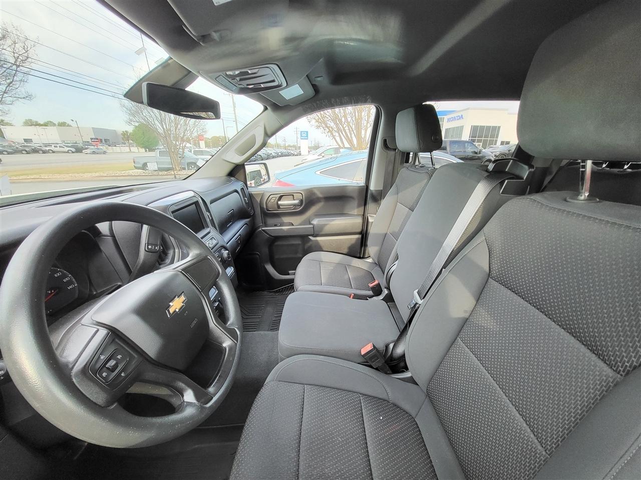 Chevrolet Silverado 1500 Custom Crew Cab Long Box 4WD 2020