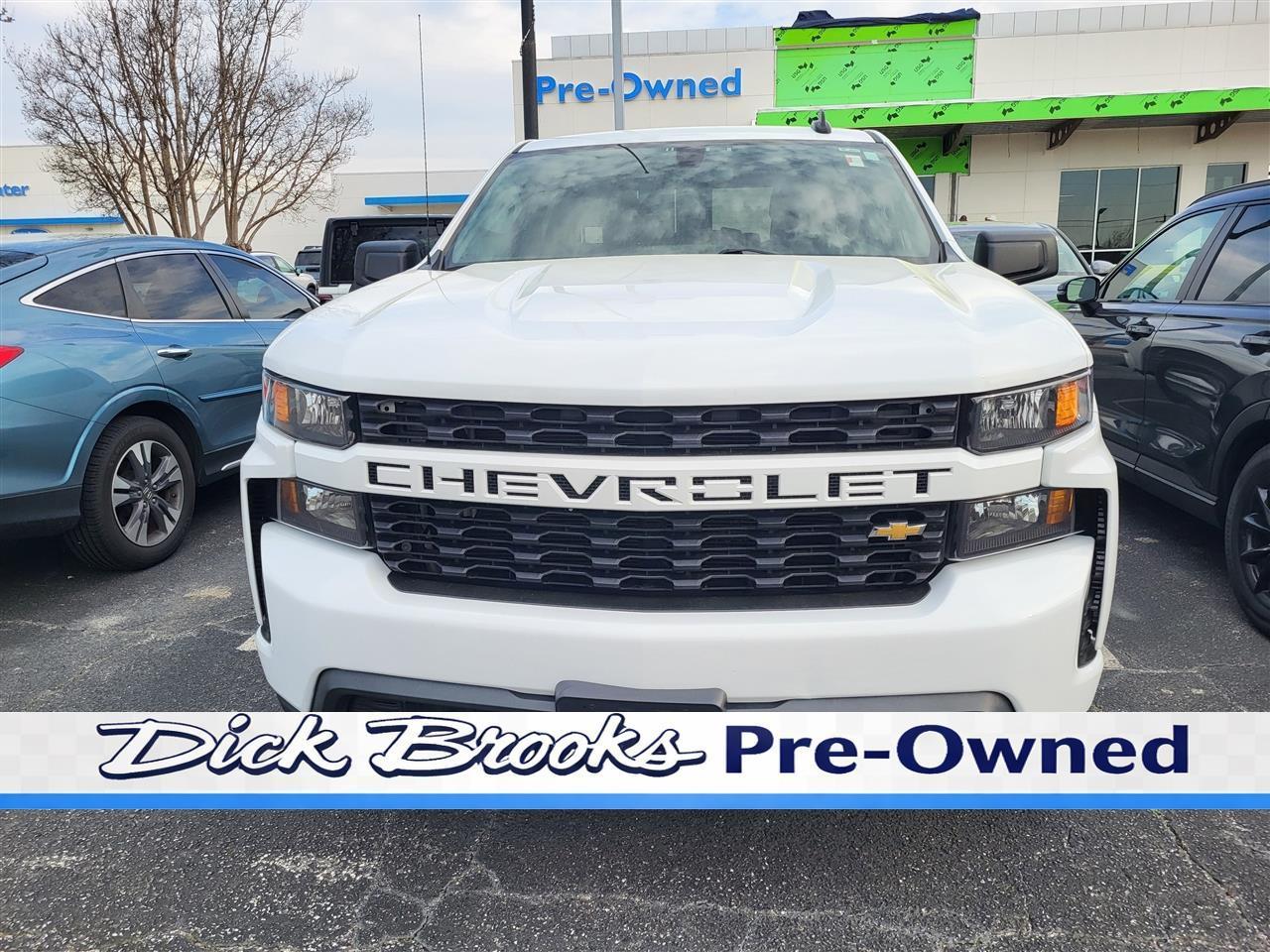 2020 Chevrolet Silverado 1500 Custom Crew Cab Long Box 4WD