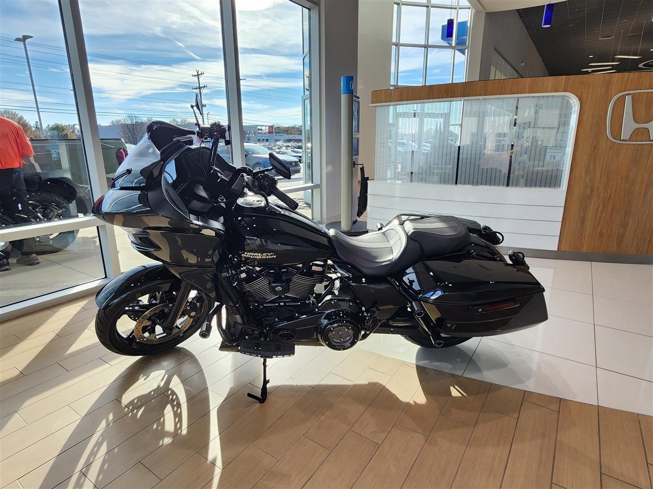 Harley-Davidson FLTRX  2024