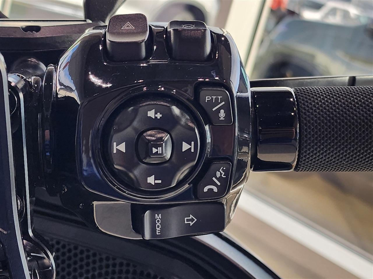 Harley-Davidson FLTRX  2024