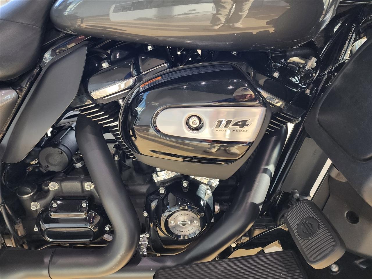 Harley-Davidson FLTRK  2021