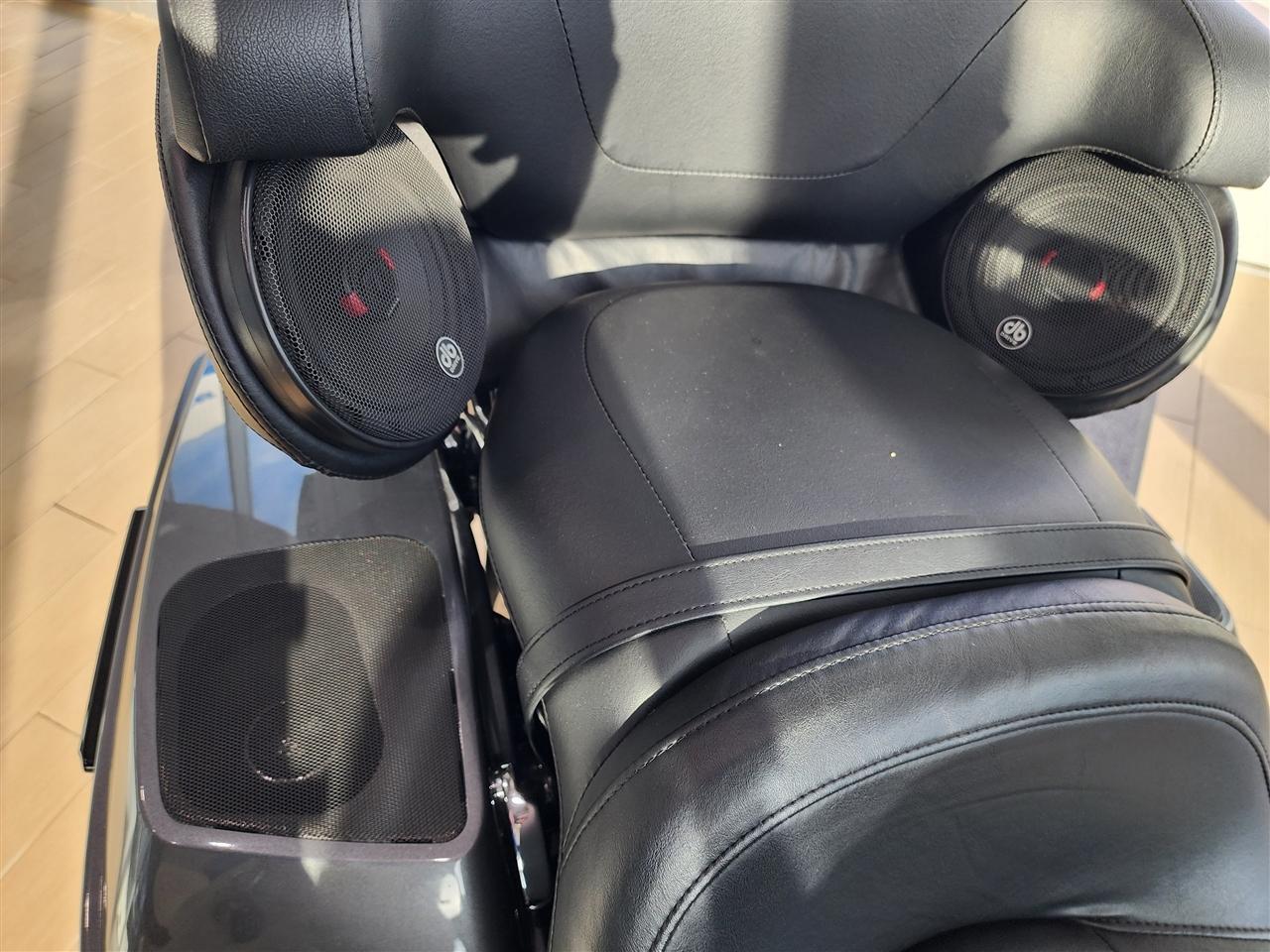 Harley-Davidson FLTRK  2021