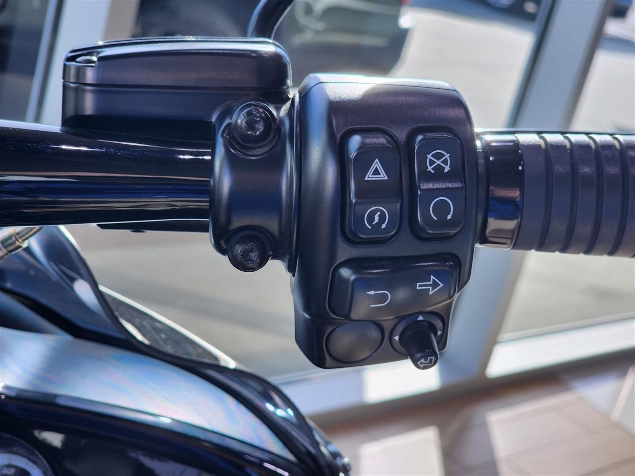 Harley-Davidson FLTRK  2021