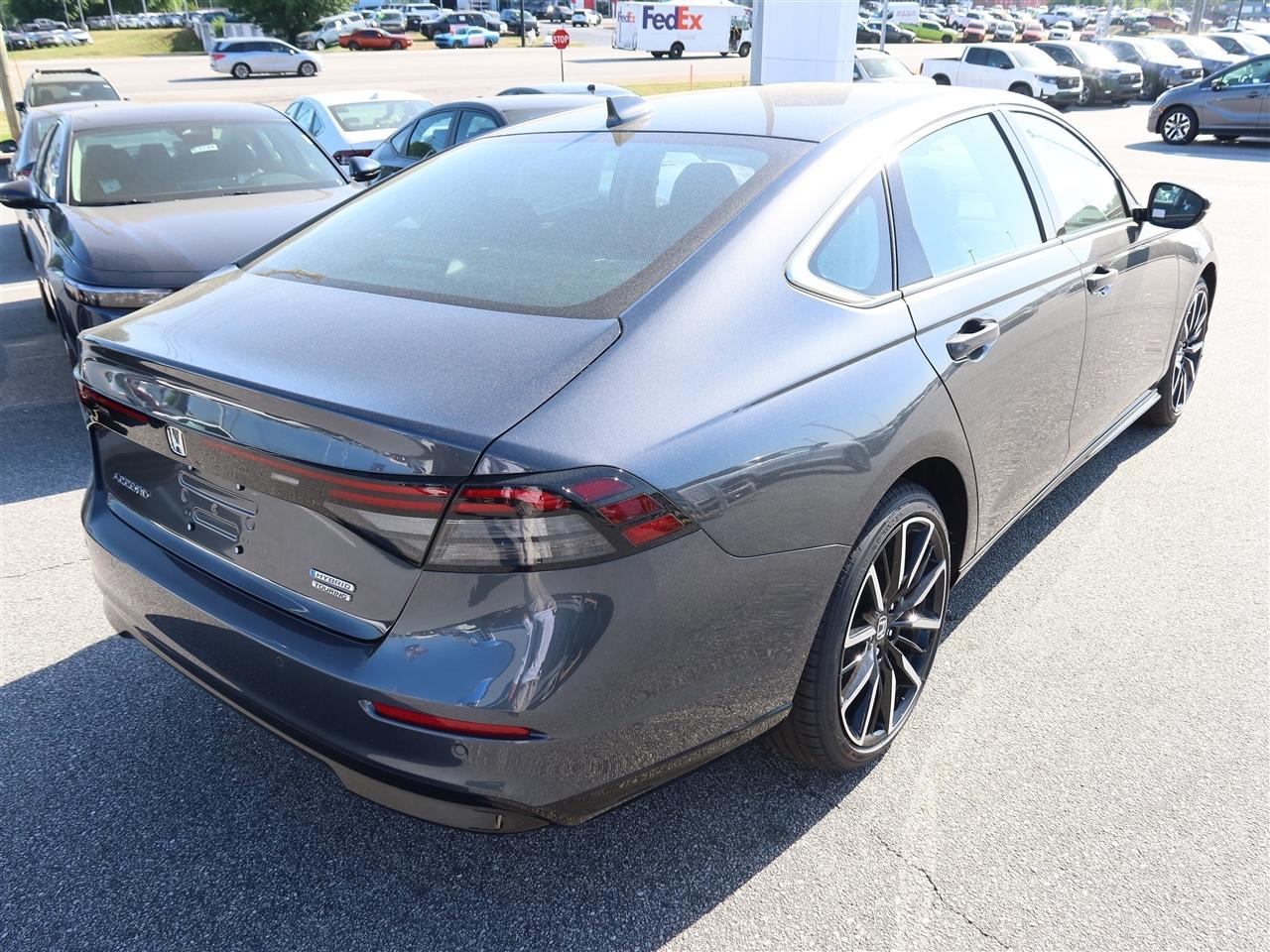 Honda Accord Touring Hybrid 2026