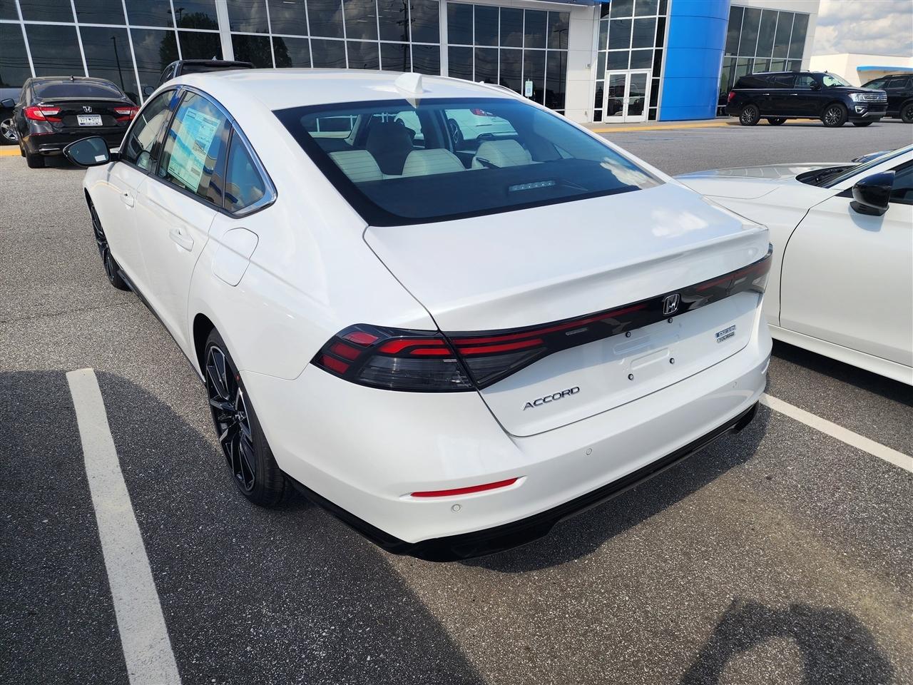 Honda Accord Touring Hybrid 2026