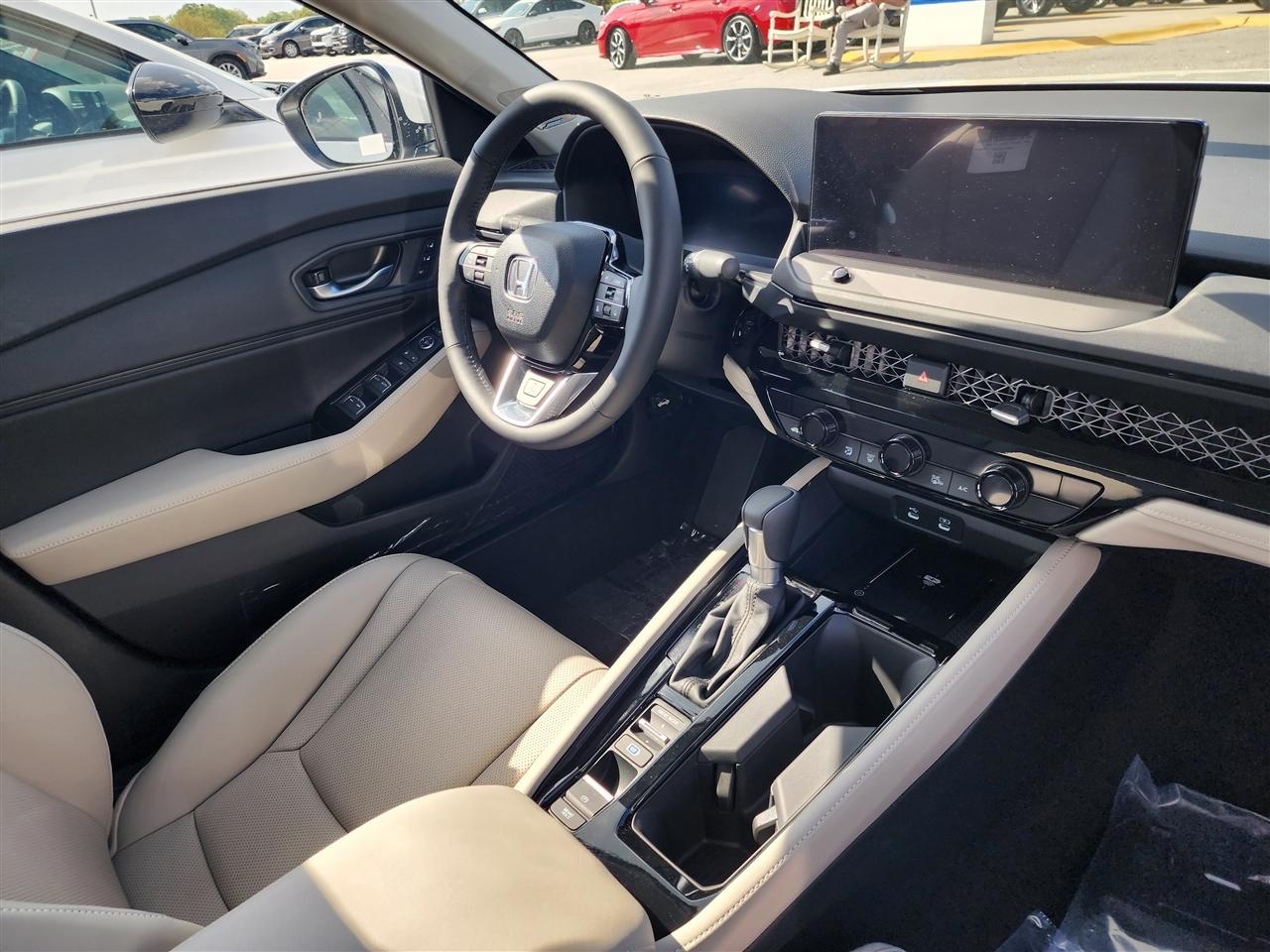 Honda Accord Touring Hybrid 2026