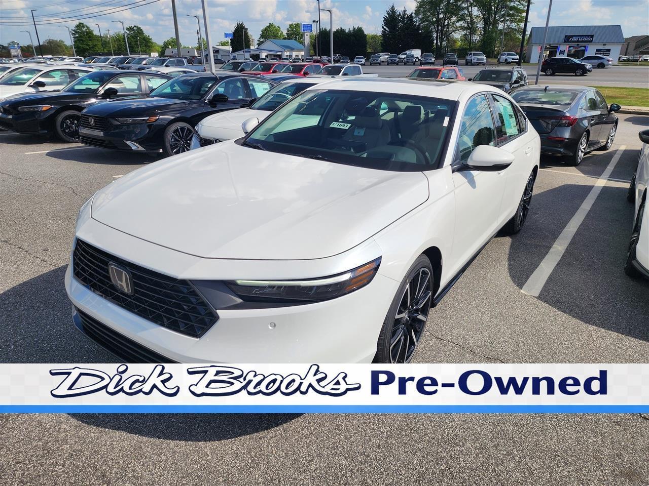 Honda Accord Touring Hybrid 2026