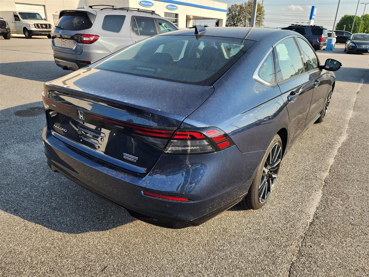 Honda Accord Touring Hybrid 2026