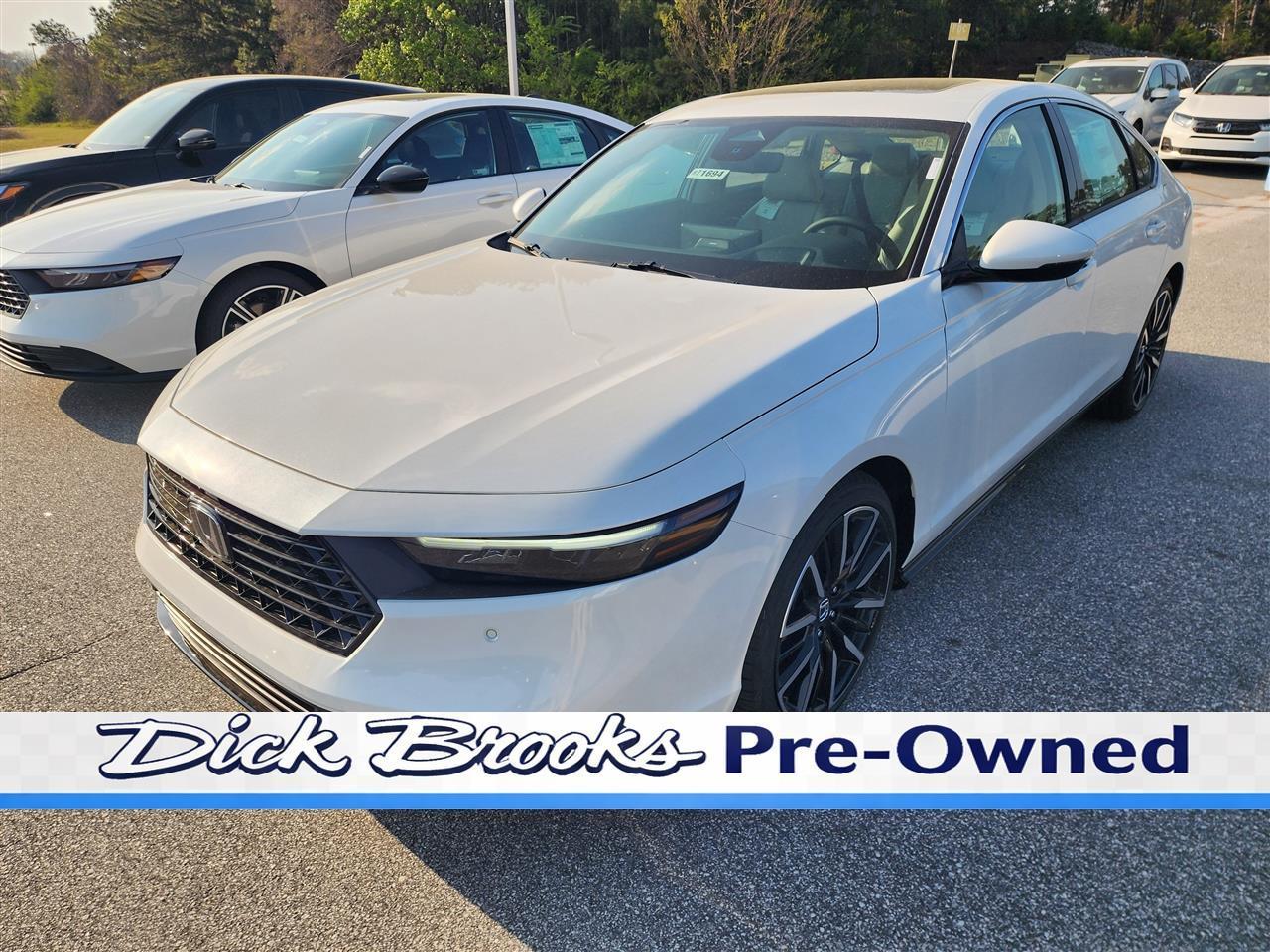 Honda Accord Touring Hybrid 2026