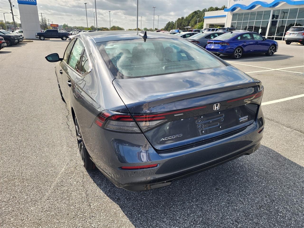 Honda Accord Touring Hybrid 2026