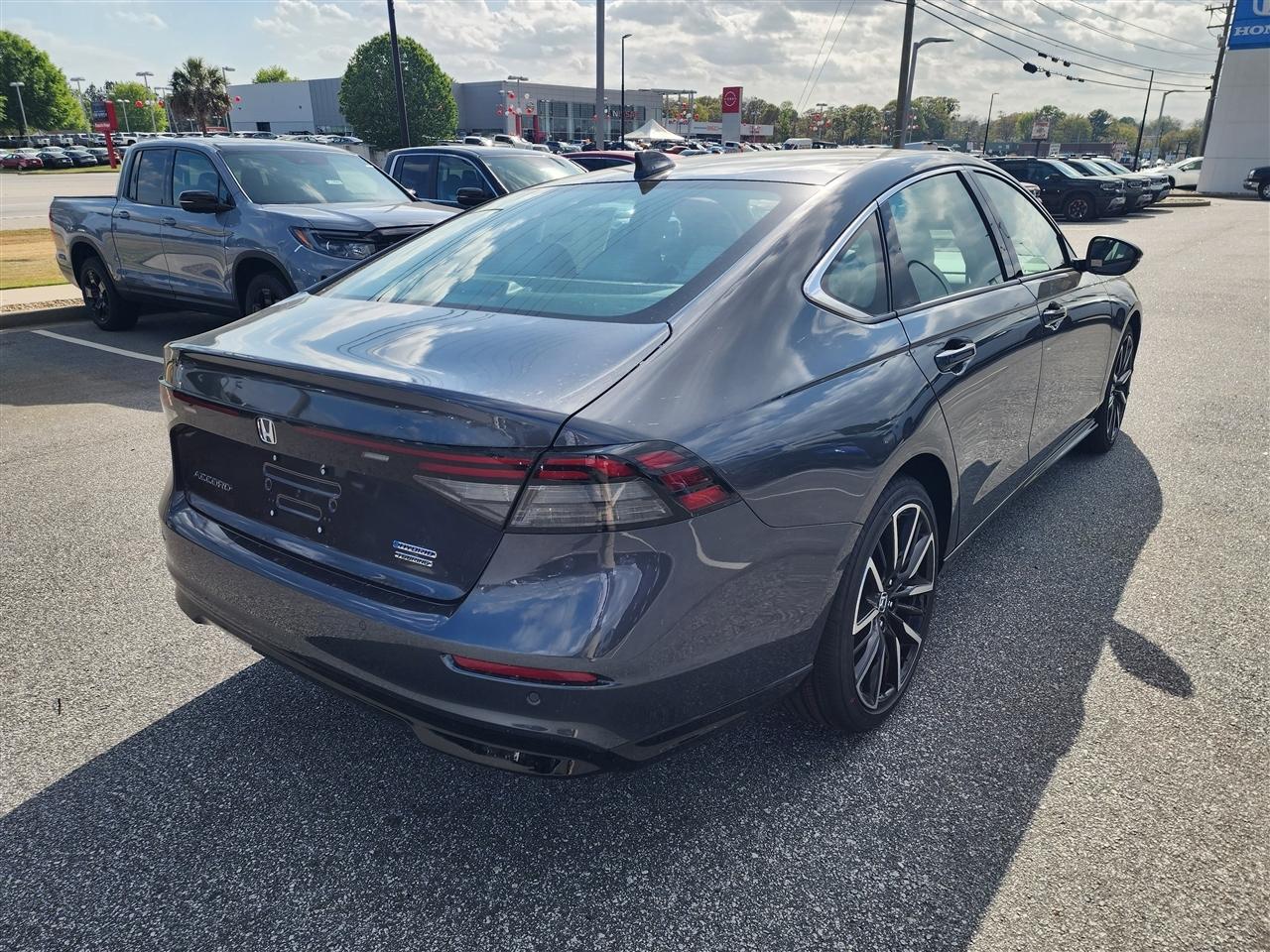 Honda Accord Touring Hybrid 2026
