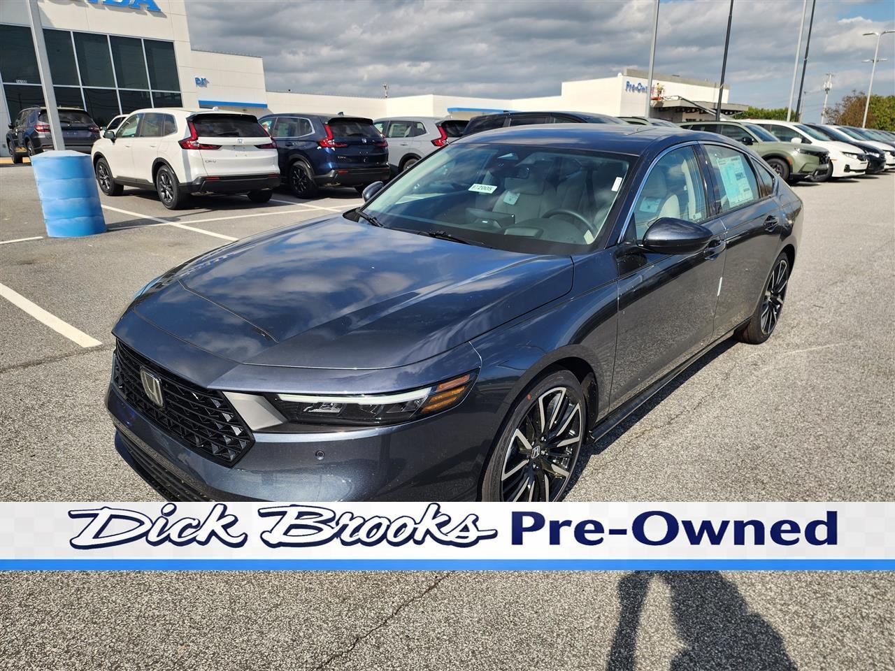 Honda Accord Touring Hybrid 2026