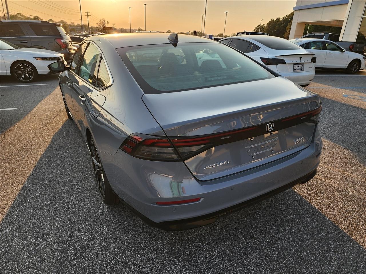 Honda Accord Touring Hybrid 2026