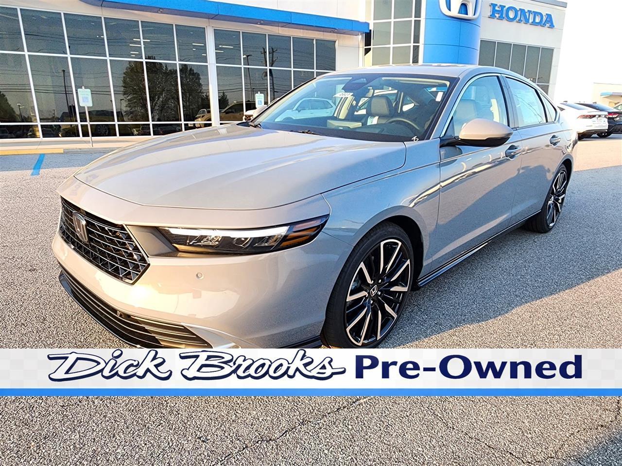 Honda Accord Touring Hybrid 2026