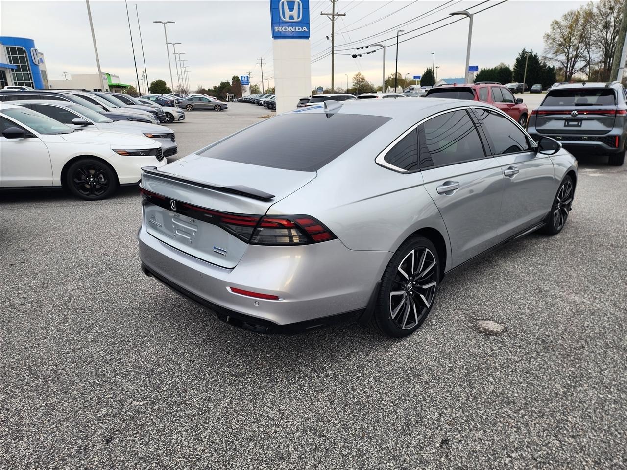 Honda Accord Touring Hybrid 2024