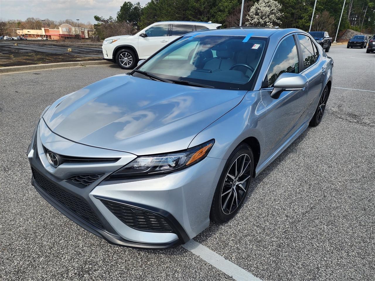 Toyota Camry SE 2023