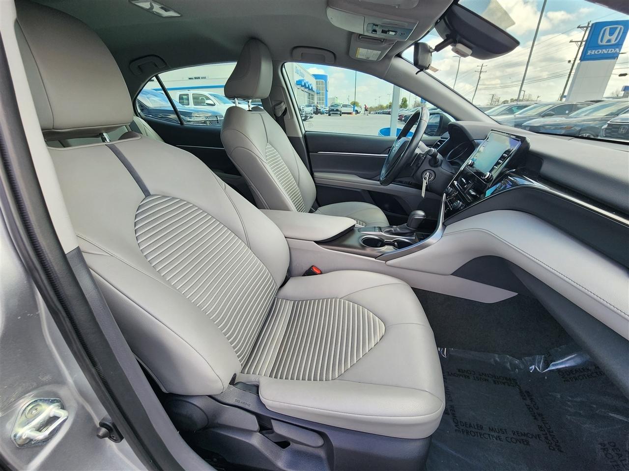 Toyota Camry SE 2023