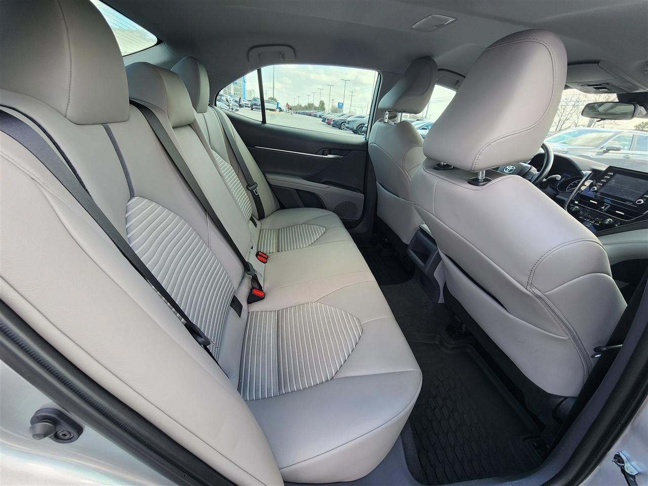 Toyota Camry SE 2023