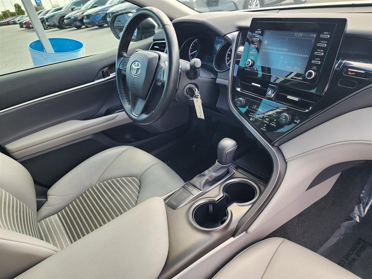 Toyota Camry SE 2023