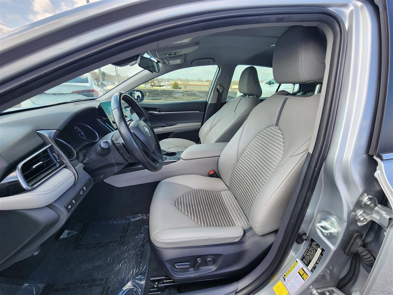 Toyota Camry SE 2023