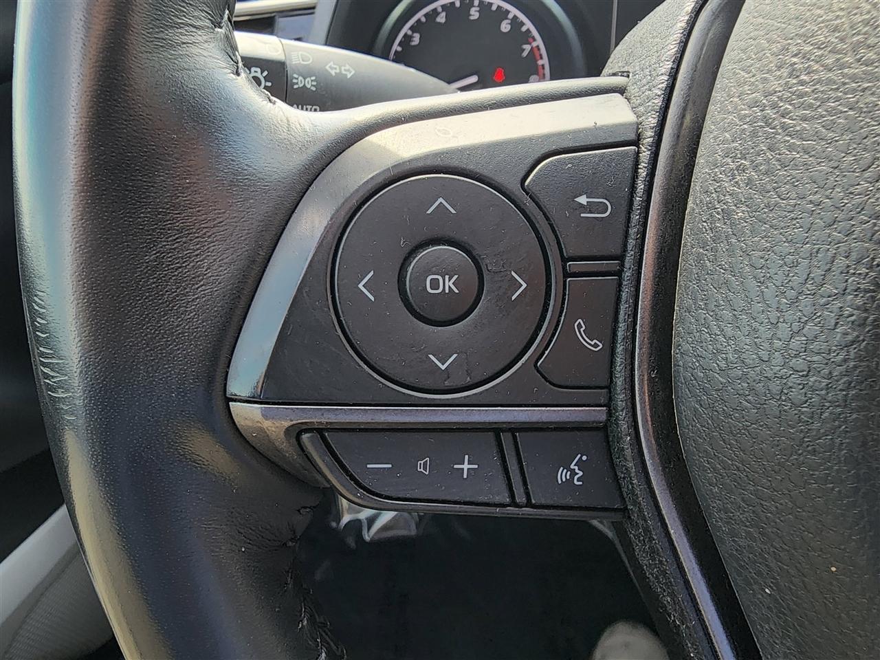 Toyota Camry SE 2023