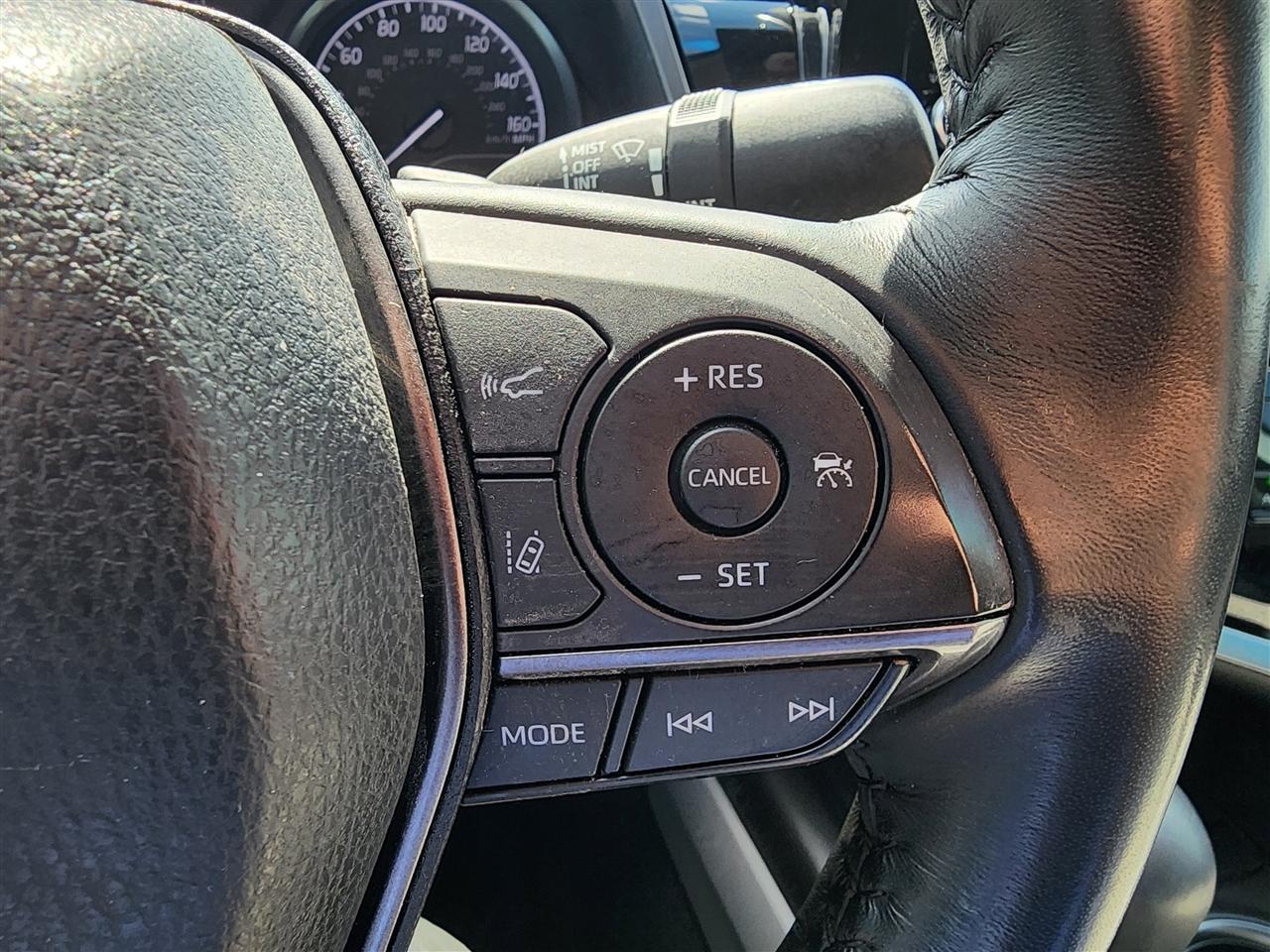 Toyota Camry SE 2023