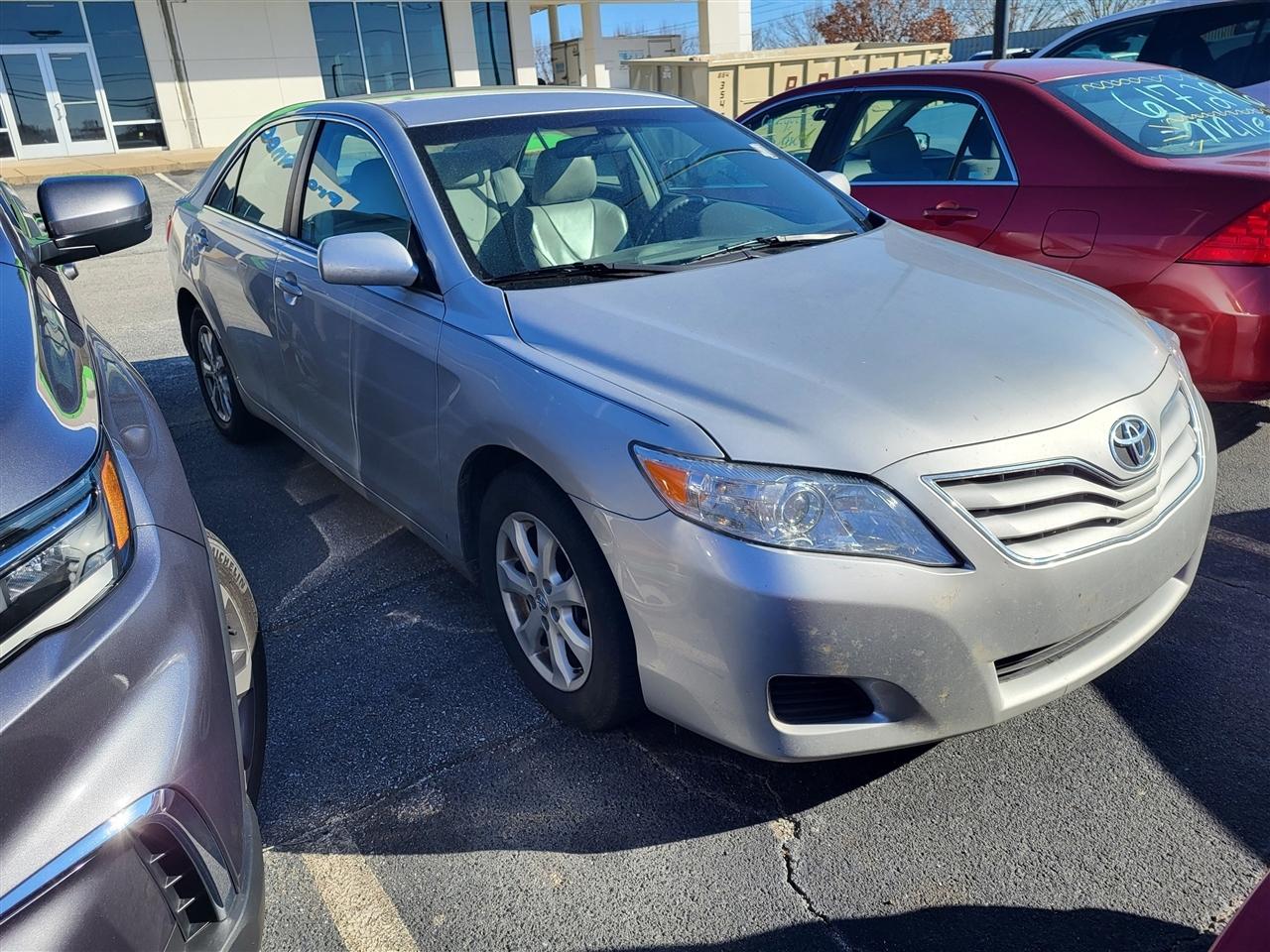 Toyota Camry Base 6-Spd AT 2011