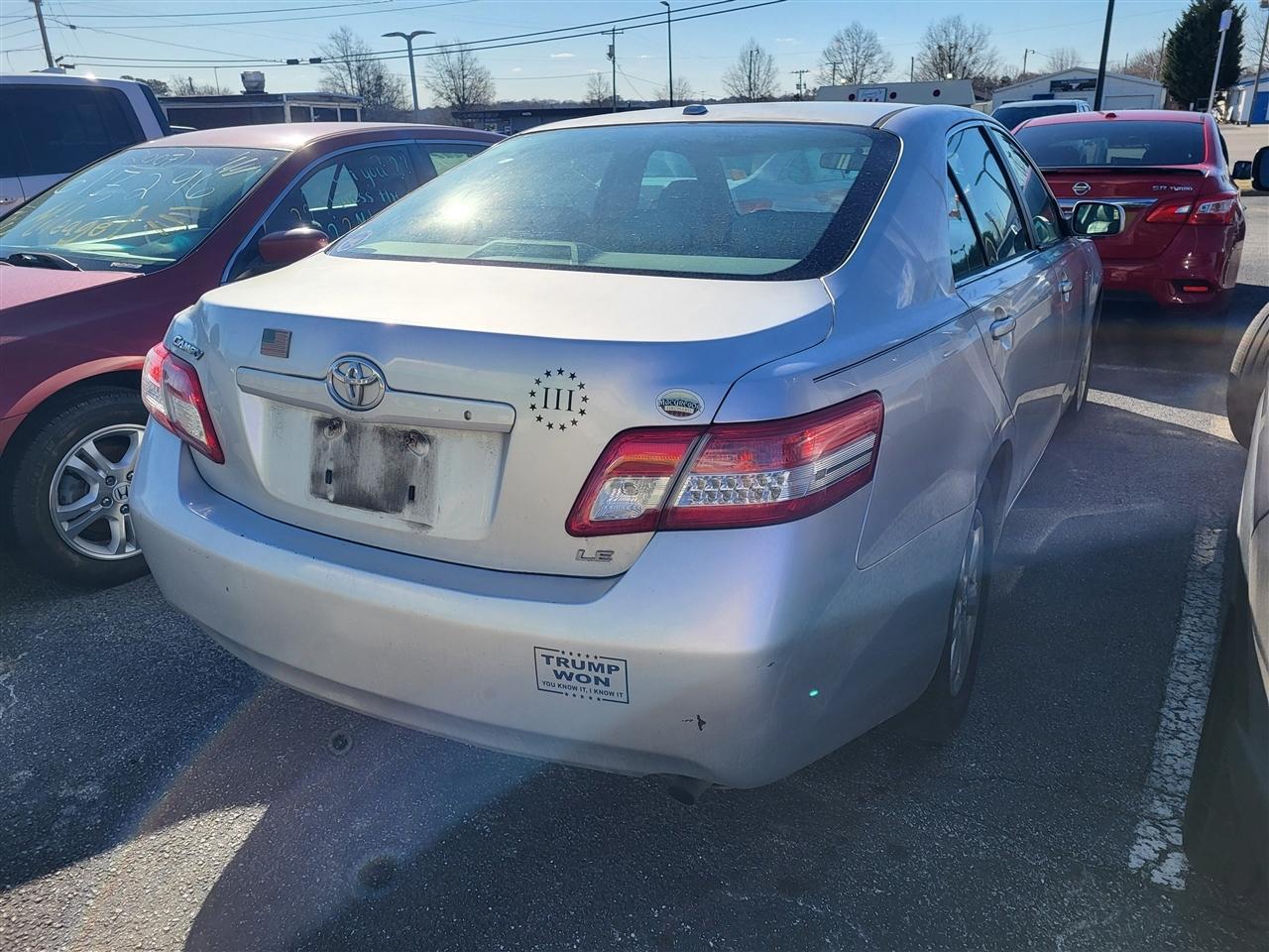 Toyota Camry Base 6-Spd AT 2011