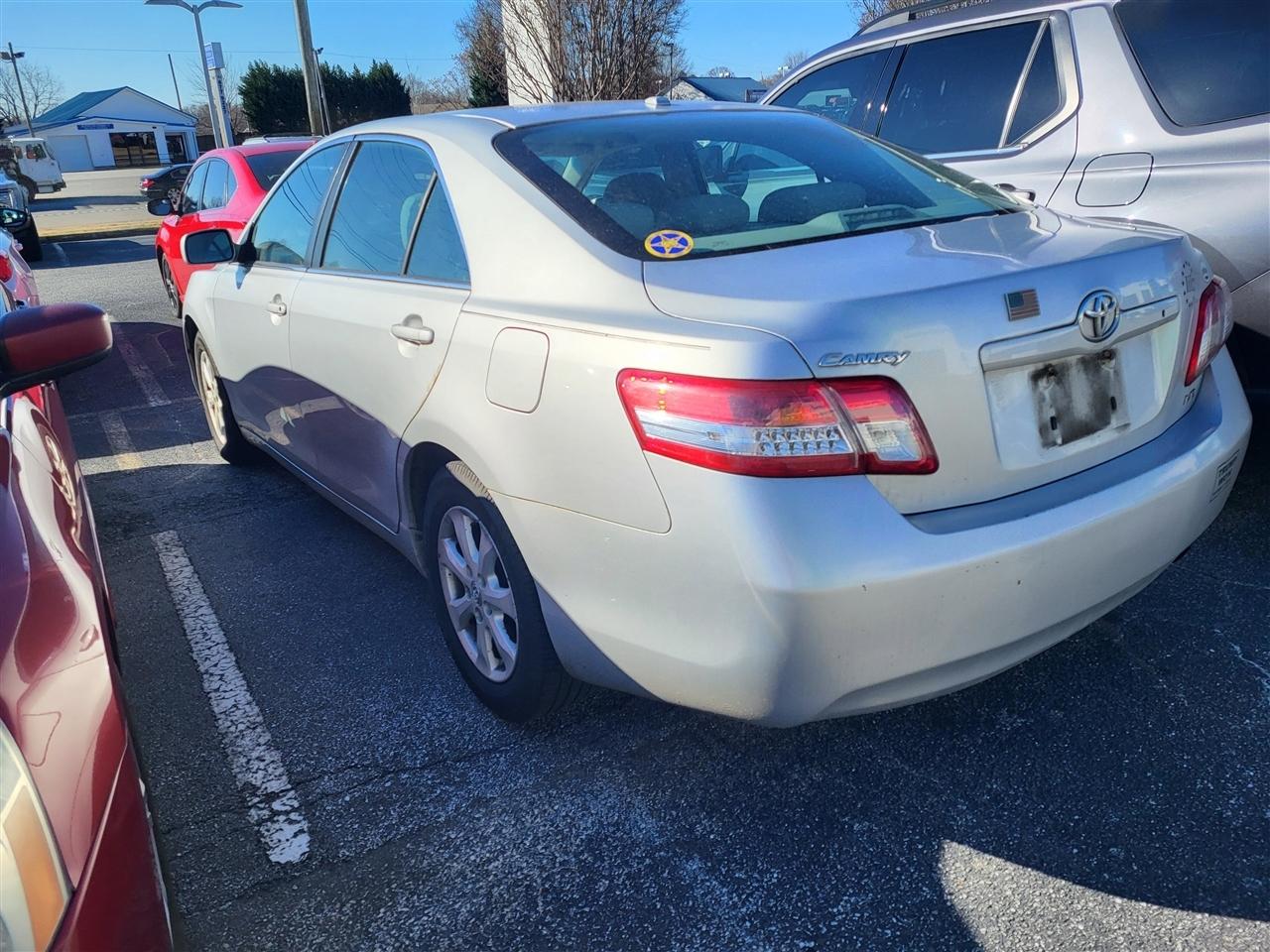 Toyota Camry Base 6-Spd AT 2011