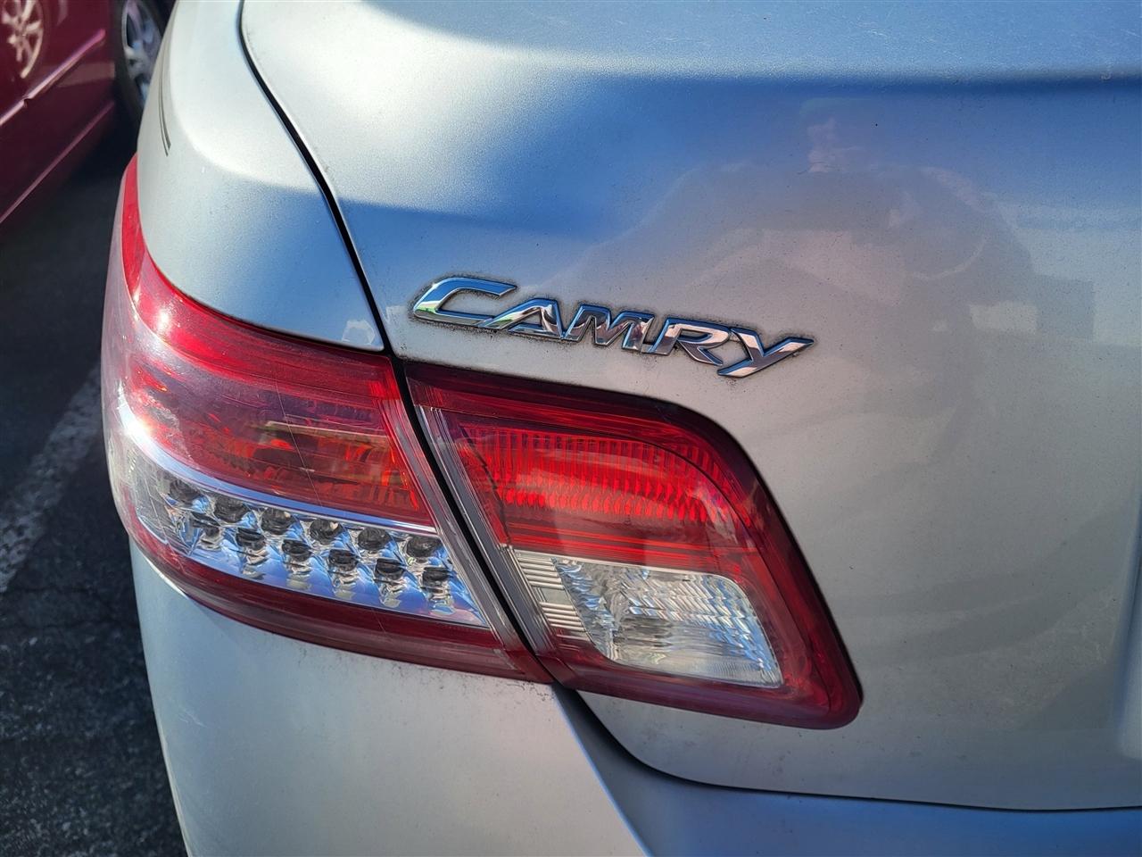 Toyota Camry Base 6-Spd AT 2011