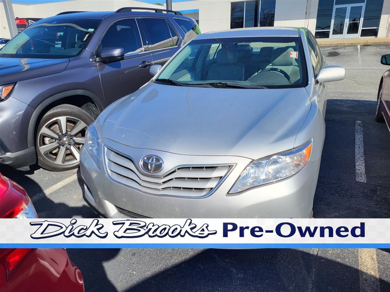 Toyota Camry Base 6-Spd AT 2011