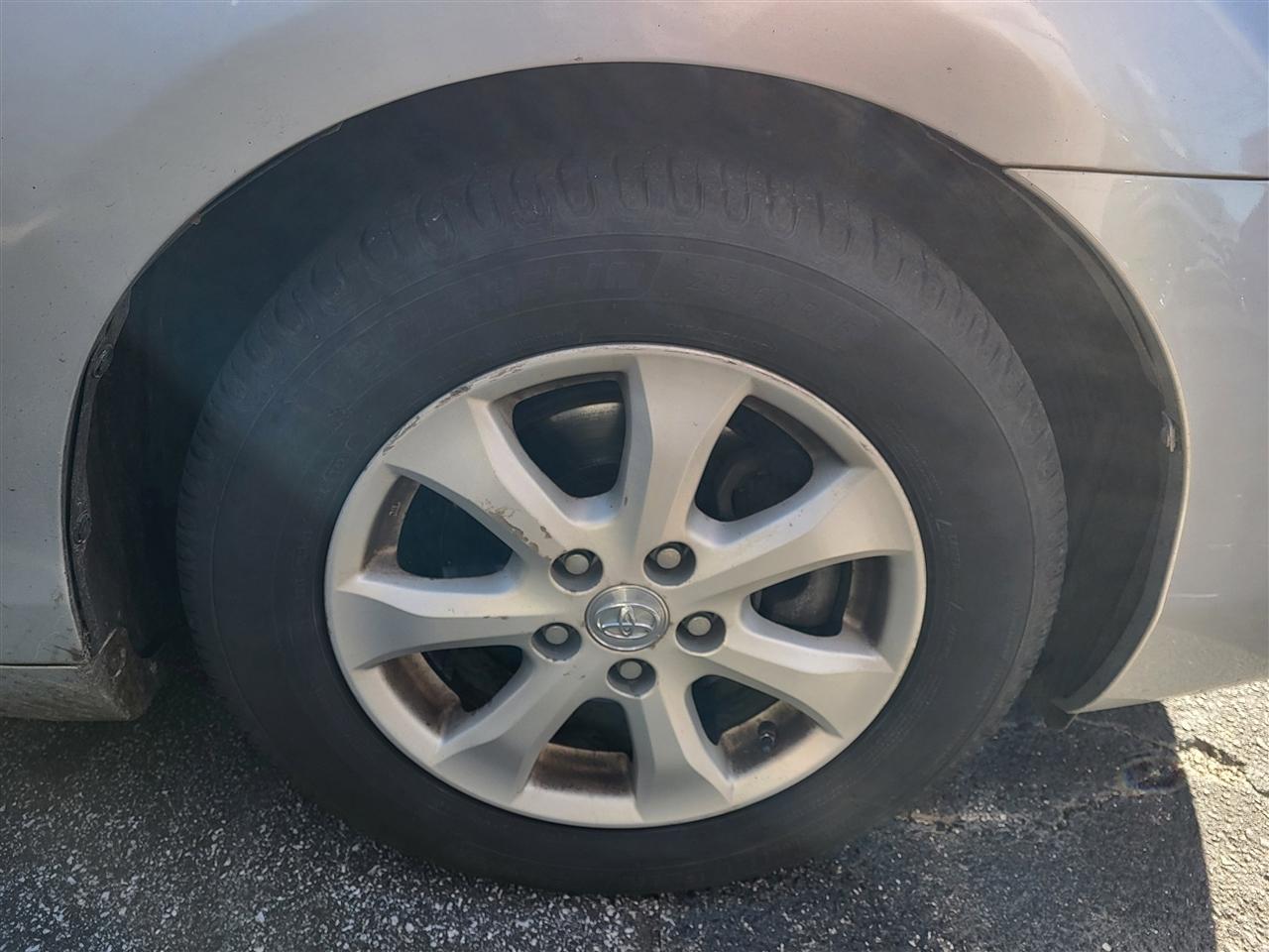 Toyota Camry Base 6-Spd AT 2011