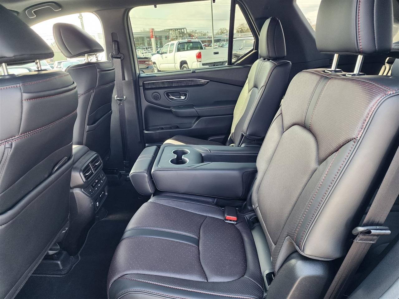 Honda Pilot Black Edition AWD 2025