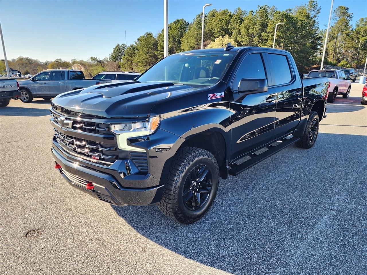 Chevrolet Silverado 1500 Trail Boss LT Crew Cab 4WD 2024