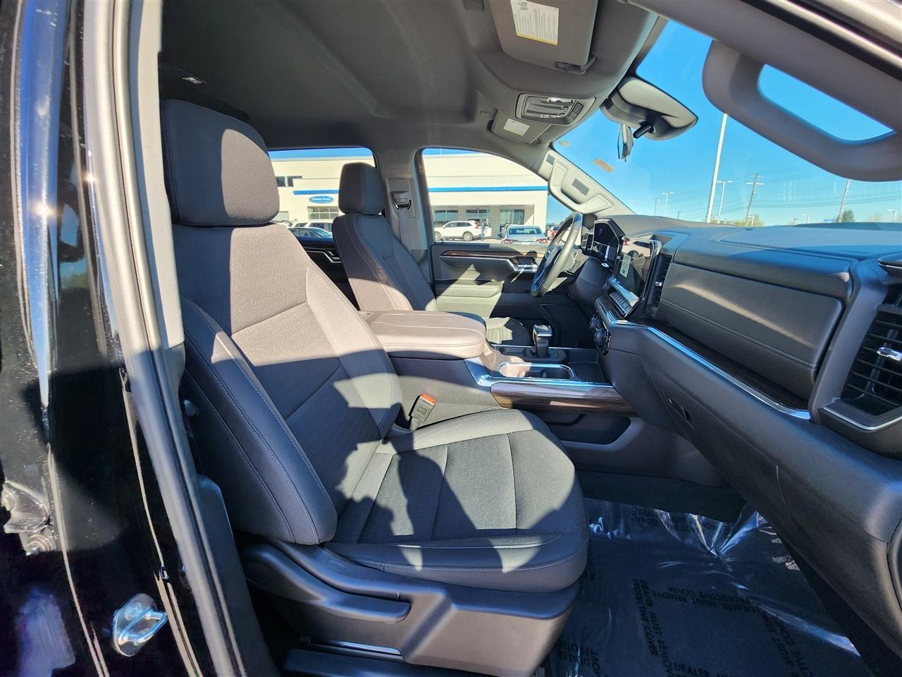 Chevrolet Silverado 1500 Trail Boss LT Crew Cab 4WD 2024