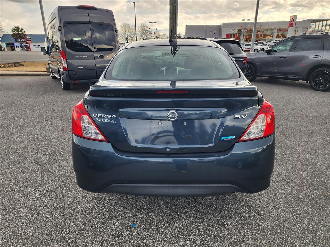 Nissan Versa 1.6 S 5M 2015