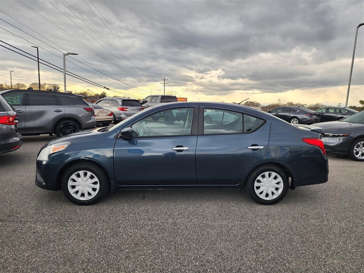 Nissan Versa 1.6 S 5M 2015
