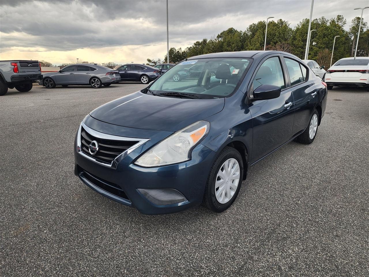 Nissan Versa 1.6 S 5M 2015