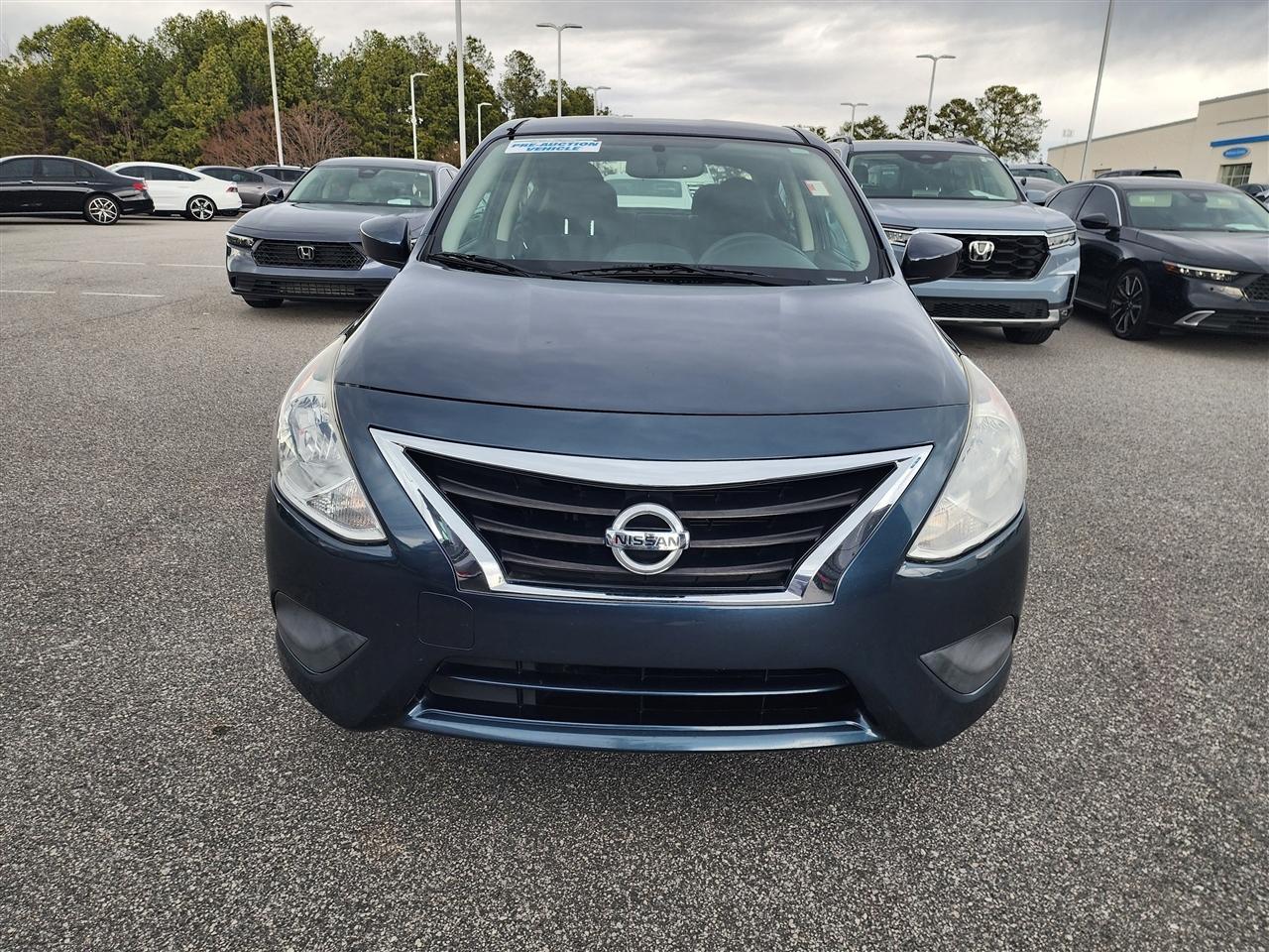 Nissan Versa 1.6 S 5M 2015
