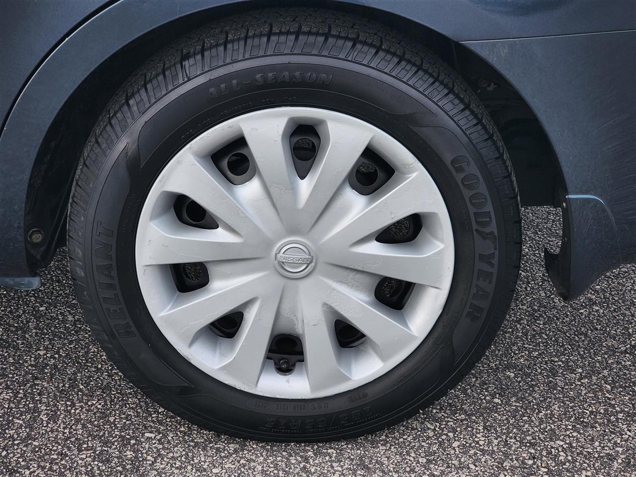 Nissan Versa 1.6 S 5M 2015