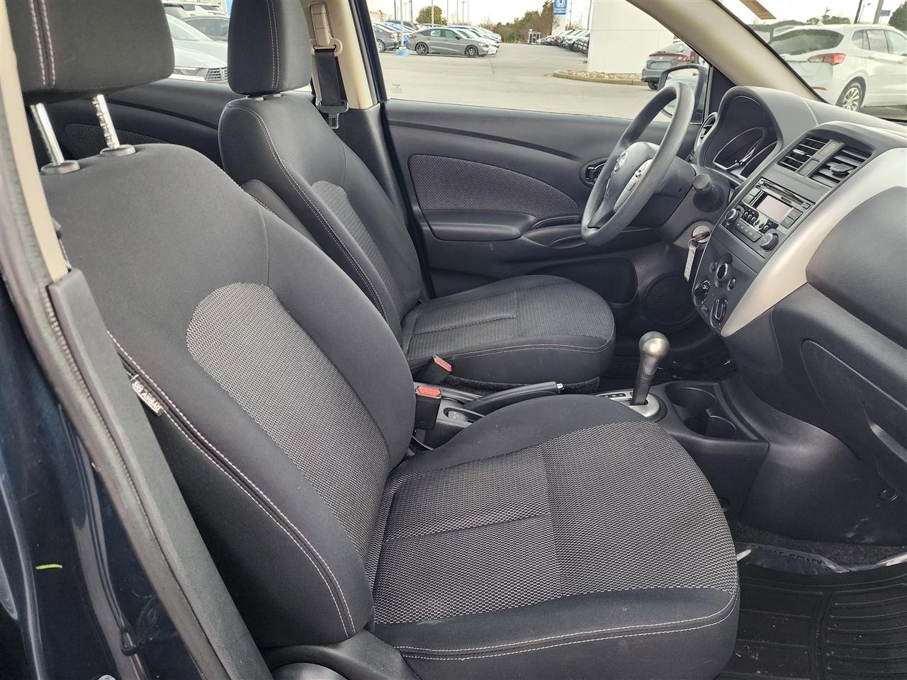 Nissan Versa 1.6 S 5M 2015