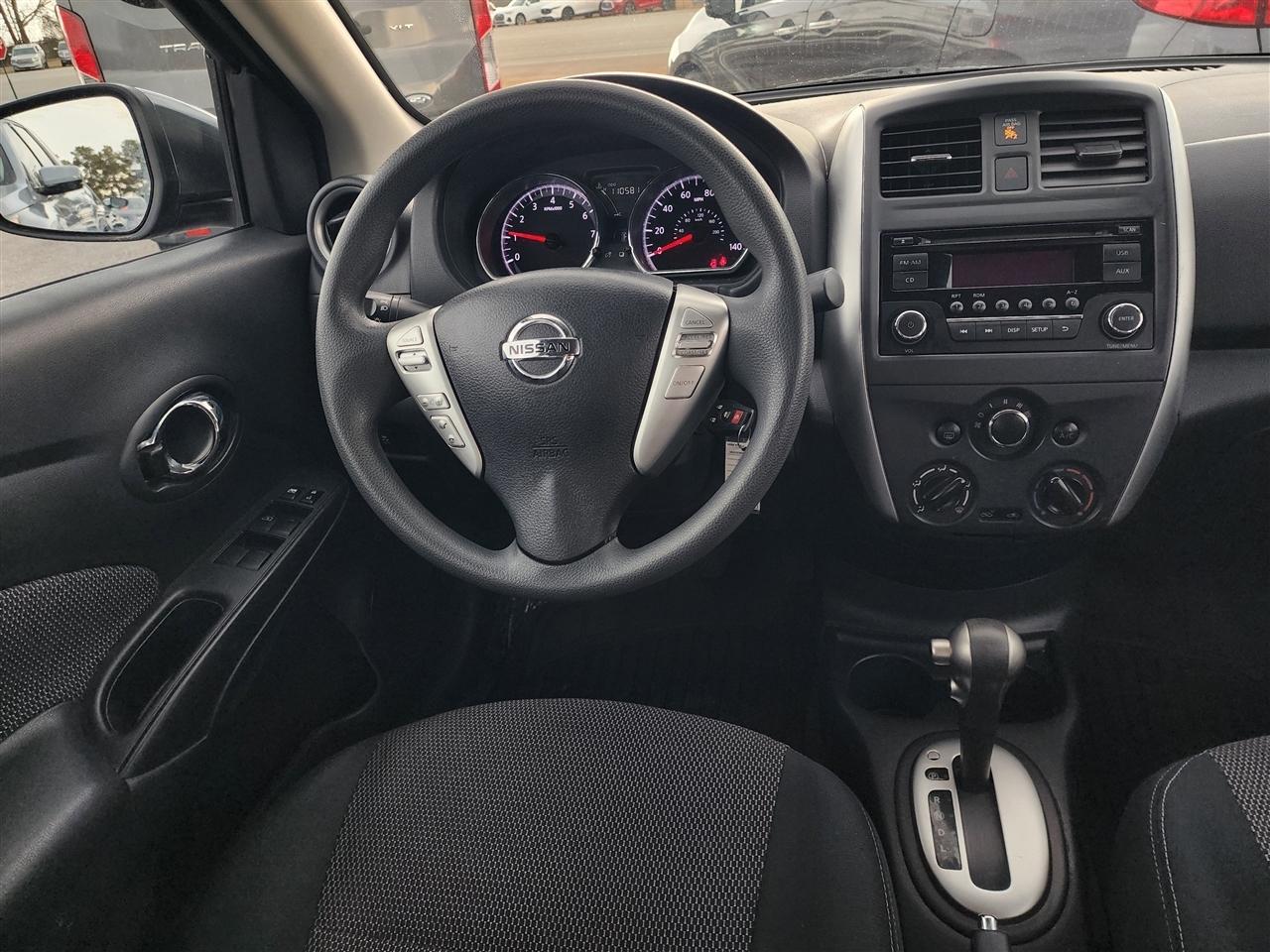 Nissan Versa 1.6 S 5M 2015