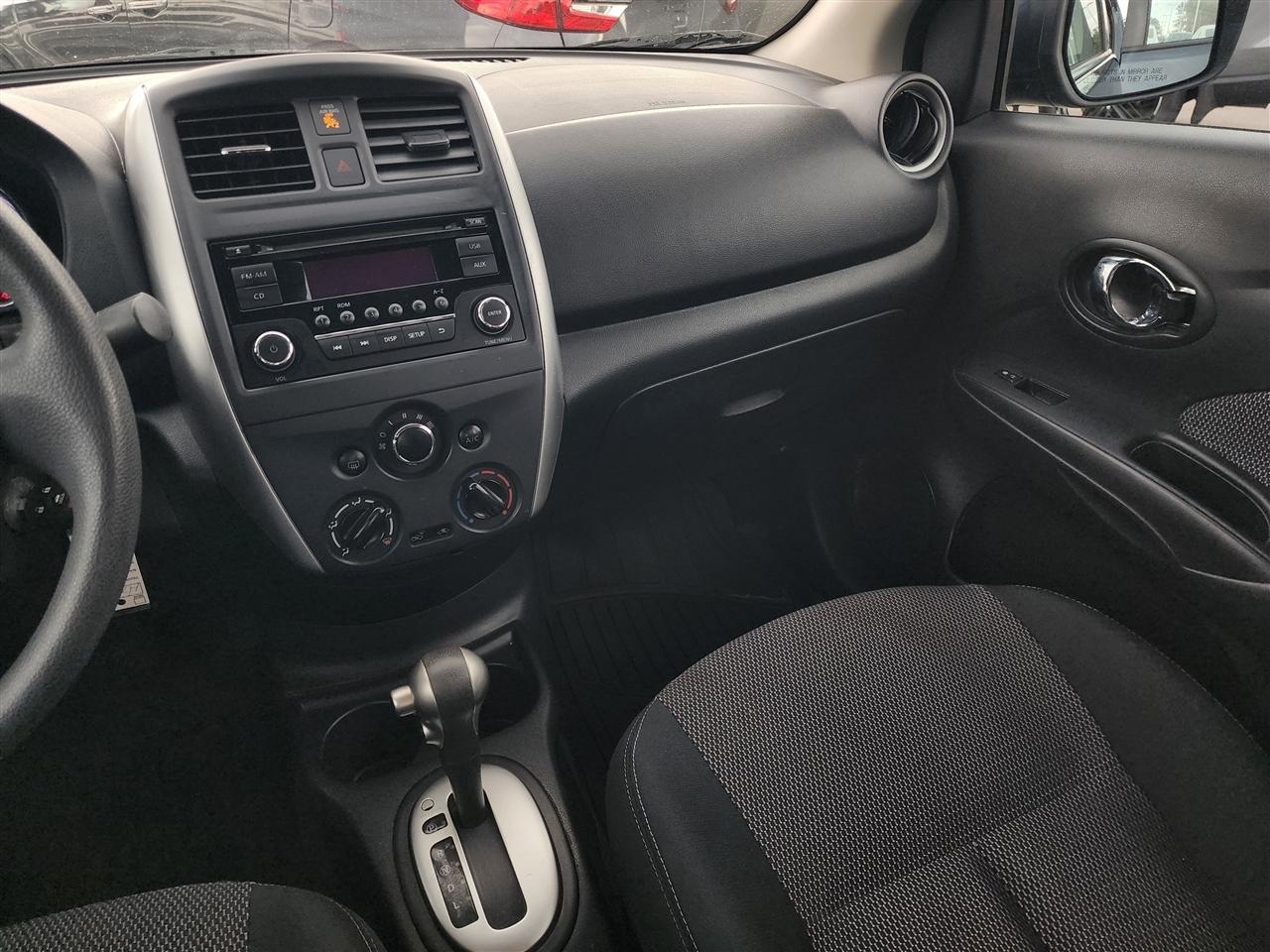 Nissan Versa 1.6 S 5M 2015