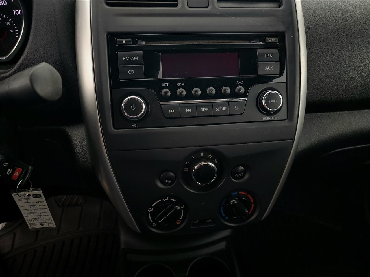 Nissan Versa 1.6 S 5M 2015