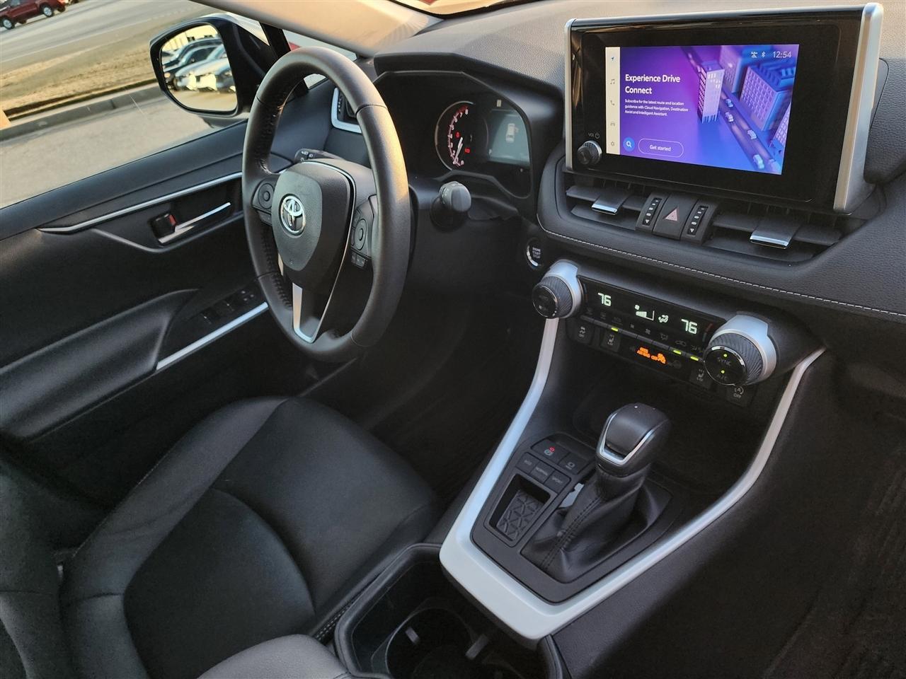 Toyota RAV4 XLE Premium 2024