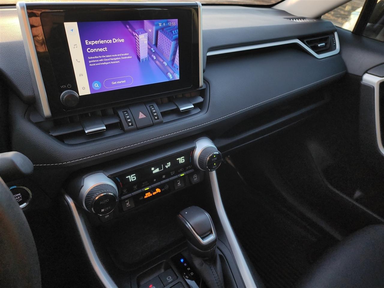 Toyota RAV4 XLE Premium 2024